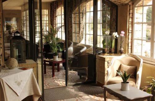 Apt Hotel | Logis Hôtel Le Manoir & Lounge