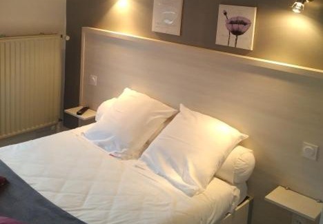 Riscle Hotel | Logis Hôtel Le pont d'Arcole