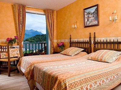 Argeles Gazost Hotel | Logis Hôtel Les Cimes