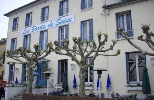 La Roche-Guyon Hotel | LOGIS Hôtel & Restaurant - Les Bords de Seine