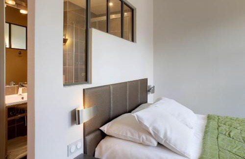 Quartier du chateau Hotel | Logis Hôtel Restaurant Le Dauphin et Le Spa du Prieuré