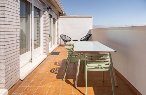 Cuarte de Huerva Apartment | LOIRA CUARTE: Spacious terrace in a cozy apartment