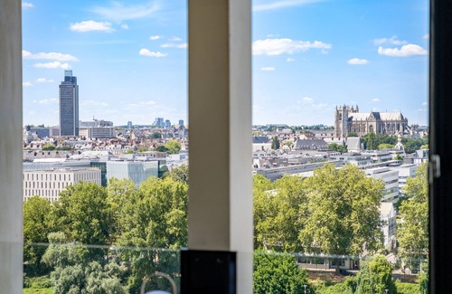 Ile de Nantes Palais des Congres Apartment | Loire Enchantée – Vue imprenable et confort au cœur de l’île de Nantes