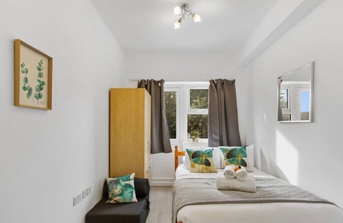 Dormers Wells Apartment | London Studio 3 Short Stay