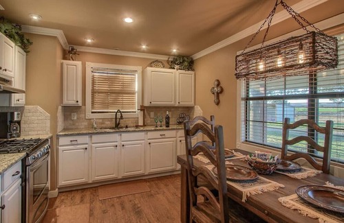 Fredericksburg Cabin | Lone Star Cabin No. 1 - Texas Hill Country