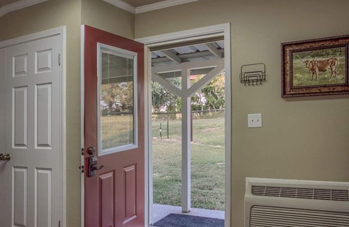 Fredericksburg Cabin | Lone Star Cabin No. 2 - Texas Hill Country