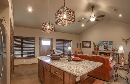 Fredericksburg Cabin | Lone Star Cabin No. 5