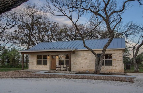 Fredericksburg Cabin | Lone Star Cabin No. 5