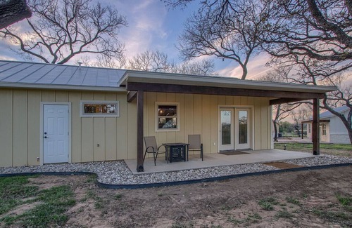 Fredericksburg Cabin | Lone Star Cabin No. 5