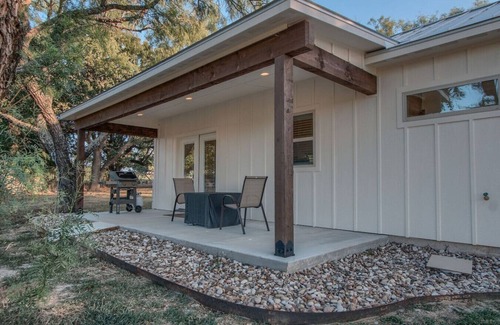 Fredericksburg Cabin | Lone Star Cabin No. 6