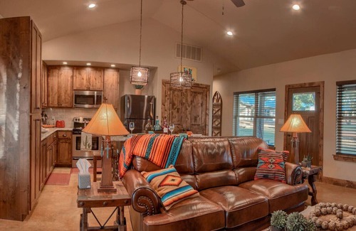 Fredericksburg Cabin | Lone Star Cabin No. 7