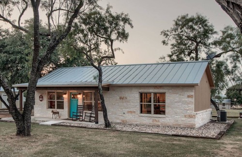 Fredericksburg Cabin | Lone Star Cabin No. 7