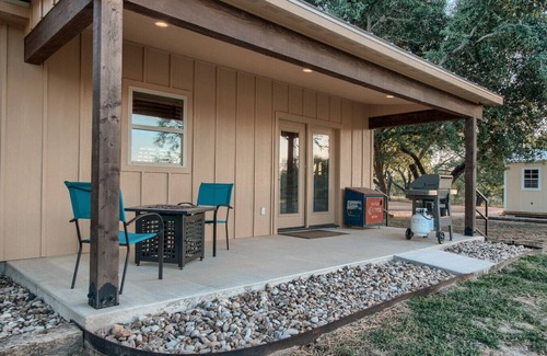 Fredericksburg Cabin | Lone Star Cabin No. 7