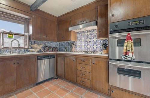 Elmwood Area House | Lone Star Hacienda - Resort-Style Texas Charm