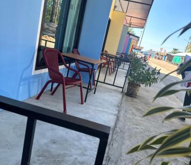 Ko Chang Hotel | Lonely beach complex titanic hotel in beach shopping street markets ในศูนการค้าติดทะเล
