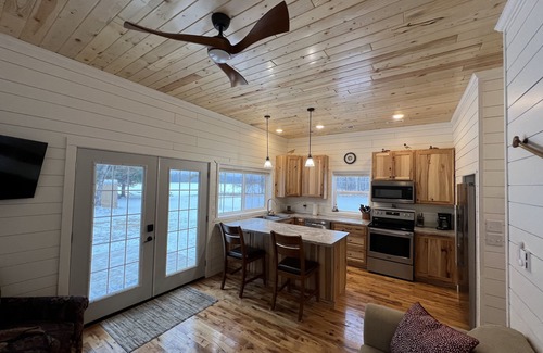 Reisterstown Station Cabin | Lonely Pine Lodge On Strand Lake. Pet Friendly. Pet fee.