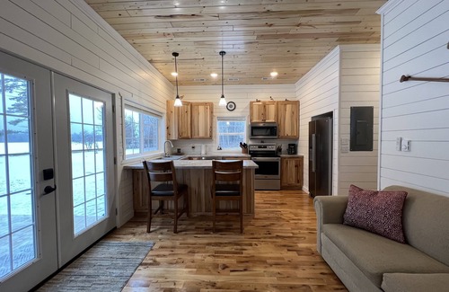 Reisterstown Station Cabin | Lonely Pine Lodge On Strand Lake. Pet Friendly. Pet fee.