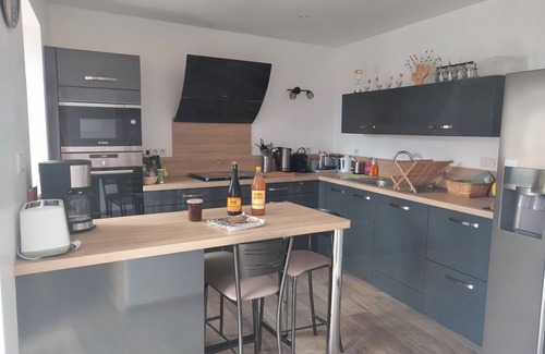 Poulgoazec House | Longère Avec Piscine Privée Pour 10 Personnes