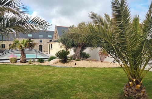 Poulgoazec House | Longère Avec Piscine Privée Pour 10 Personnes