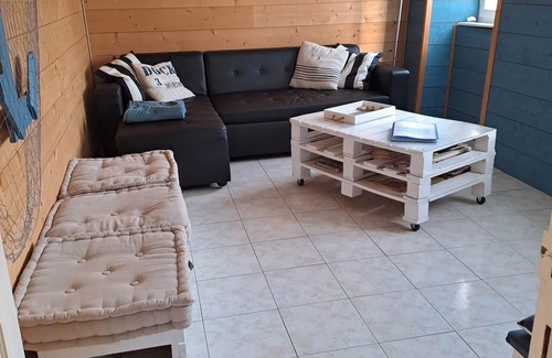 Pleboulle House | Longère Bretonne Dans un Écrin de Verdure