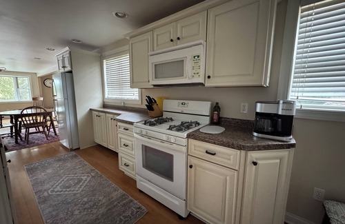 Burlington House | Long Lake Retreat - Cottage in Burlington, WI