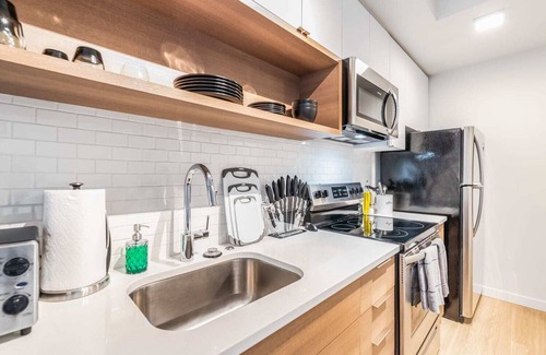 New Tacoma Apartment | Long or Short Stay |Tacoma| Lux Modern 1BR|1BA