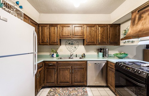 Ellendale House | Long-Term Stays - Germantown