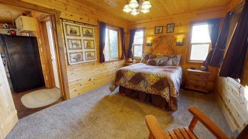 Monticello House | Long View Cabin, Breakfast Deck overlooking the Canyon!