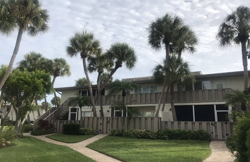 Whitney Beach House | Longboat Key with Gulf to Bay access. Beautiful view of Bishop's Bayou.
