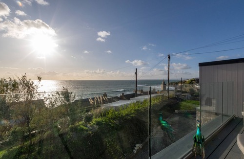 Porthleven House | Longitude 5° W - Three Bedroom House, Sleeps 6