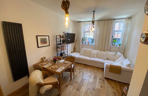 Tynemouth Cottage | Longsands Hideaway Cottage - Sleeps 4 - Parking