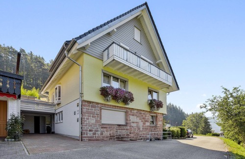 Tonbach Apartment | Look forward to a relaxing vacation close to nature in this cozy vacation apartment.