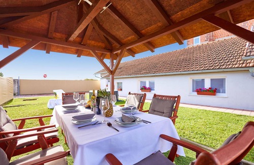 Kraljevec Sesvetski House | Look forward to a versatile vacation in this vacation home.