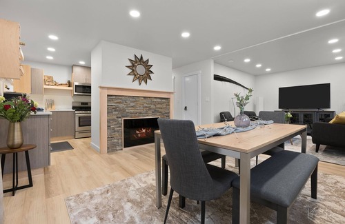 South Addition House | Look no further! Anchorage's Best Stay is Here. Next to Downtown & Free Parking!