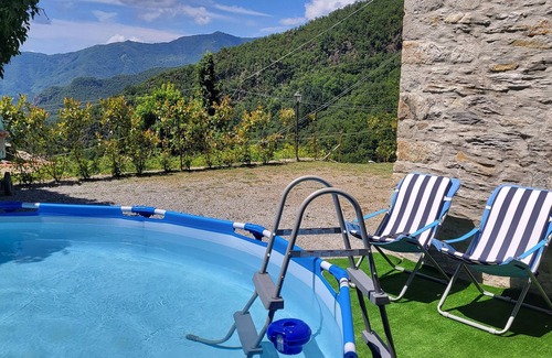 Borzonasca House | Looking for a dip into the past?Here is the typical country house that can give you that!