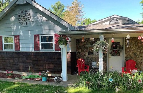 Flint House | Looking for cozy and convenient? Check out Odin's Place!