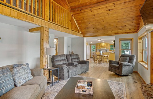 Sand Creek Cabin | Loon Landing - A Quiet Northwoods Cabin on Chain Lake - New Auburn, WI