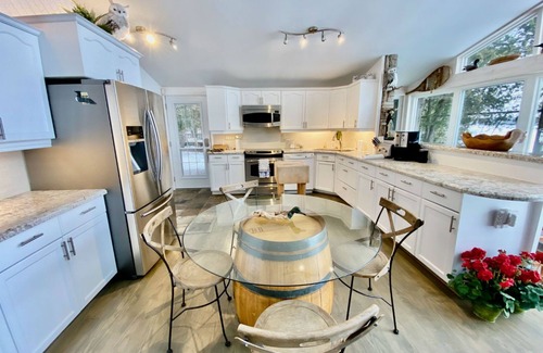 Selwyn House | Loon Talk Cottage on Clear Lake