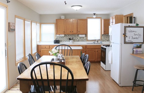 Motley Cabin | Loon View Lodge - 4 Bdrm Lk Shamineau Cabin-3 Decks, Sandy Beach, Great Sunsets