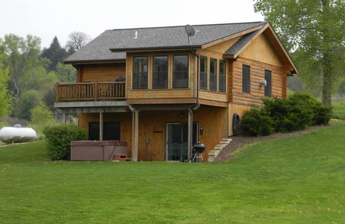 Dubuque Cabin | Lorelei Cabins Edelweiss