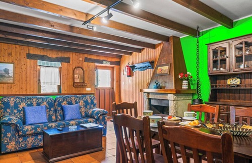 Caunedo Apartment | Lorences Rural Apartments with mountain views for 5 people