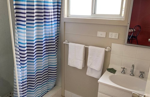 Shoalhaven Heads Cabin | Lorsens on the River - Cabin 2