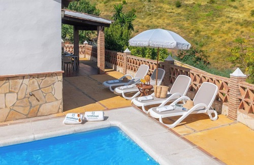 El Borge Villa | Los Almendros de Manuela El Borge by Ruralidays