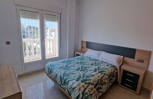 San Juan de Alicante Ski Chalet | Los Olivos
