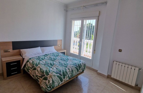 San Juan de Alicante Ski Chalet | Los Olivos