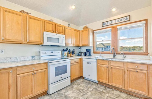 Ocean Sands House | Lost At Sea | 590 ft to the beach | Private Pool and Hot Tub