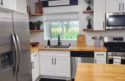 Camp Swift House | Lost Pines Escape in Bastrop-2 bedroom 1.5 bathn28 mls to Circuit of Americas F1