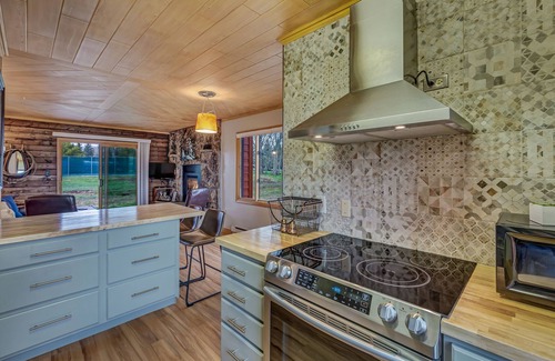 Clark Cabin | Lost Ranger- Semi-private fishing on the Elk River