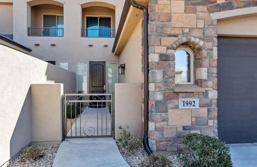 Washington House | Lost Springs-Relax and Enjoy!