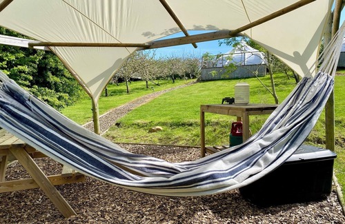 Longdon Cabin | Lotus Belle Tent With Private Deck, BBQ Garden And Hammock Overlooking Rutland Water